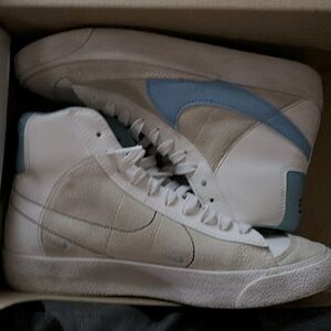 Nike blazer grey and blue kids 5.5
